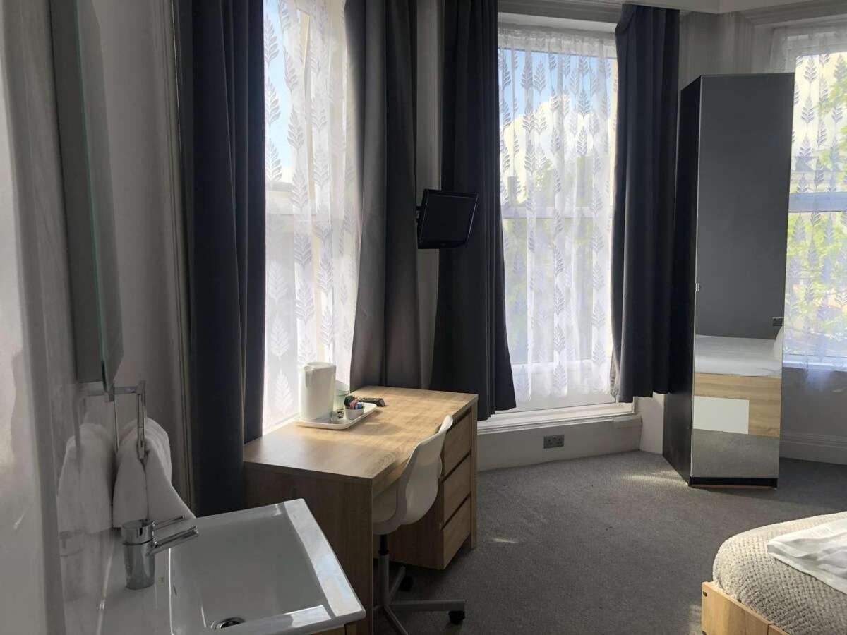 Crystal Beach Hotel Борнмут Экстерьер фото